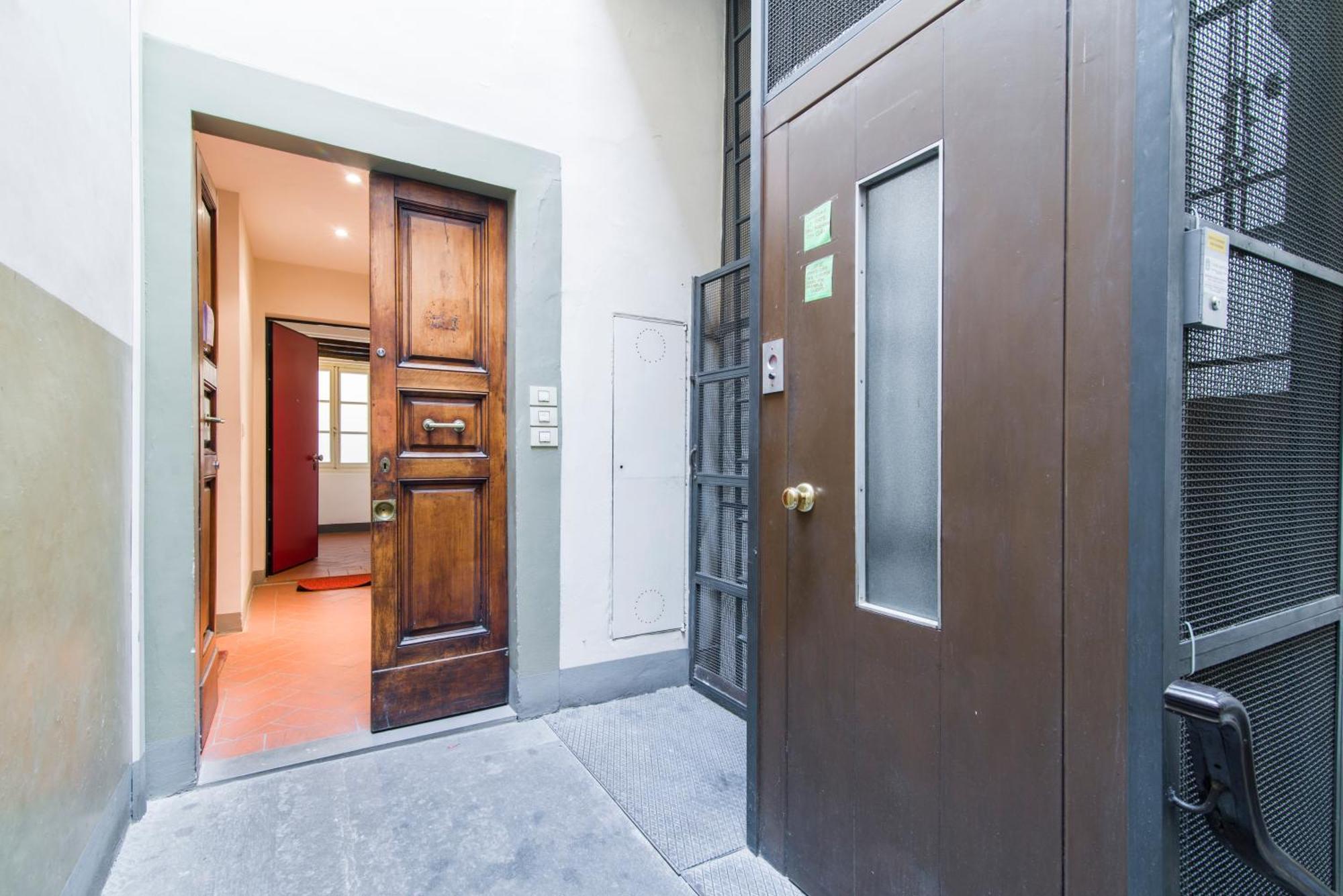 Della Scala Modern Apartment Флоренция Екстериор снимка